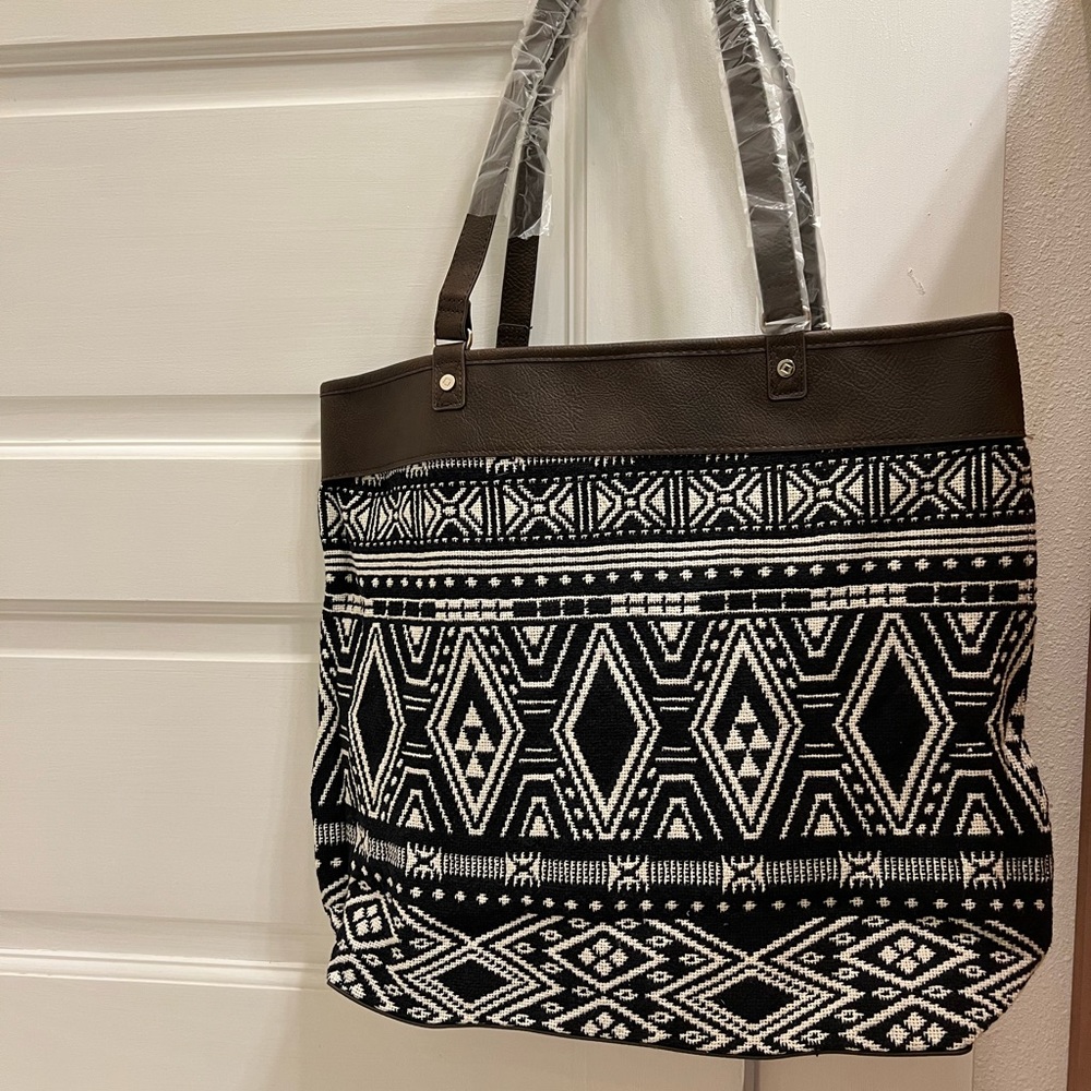 Reversible shopper tote - NWT